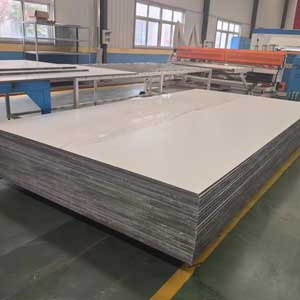 CFRT蒙皮(pí)增強車廂(xiāng)闆複合闆(pan)