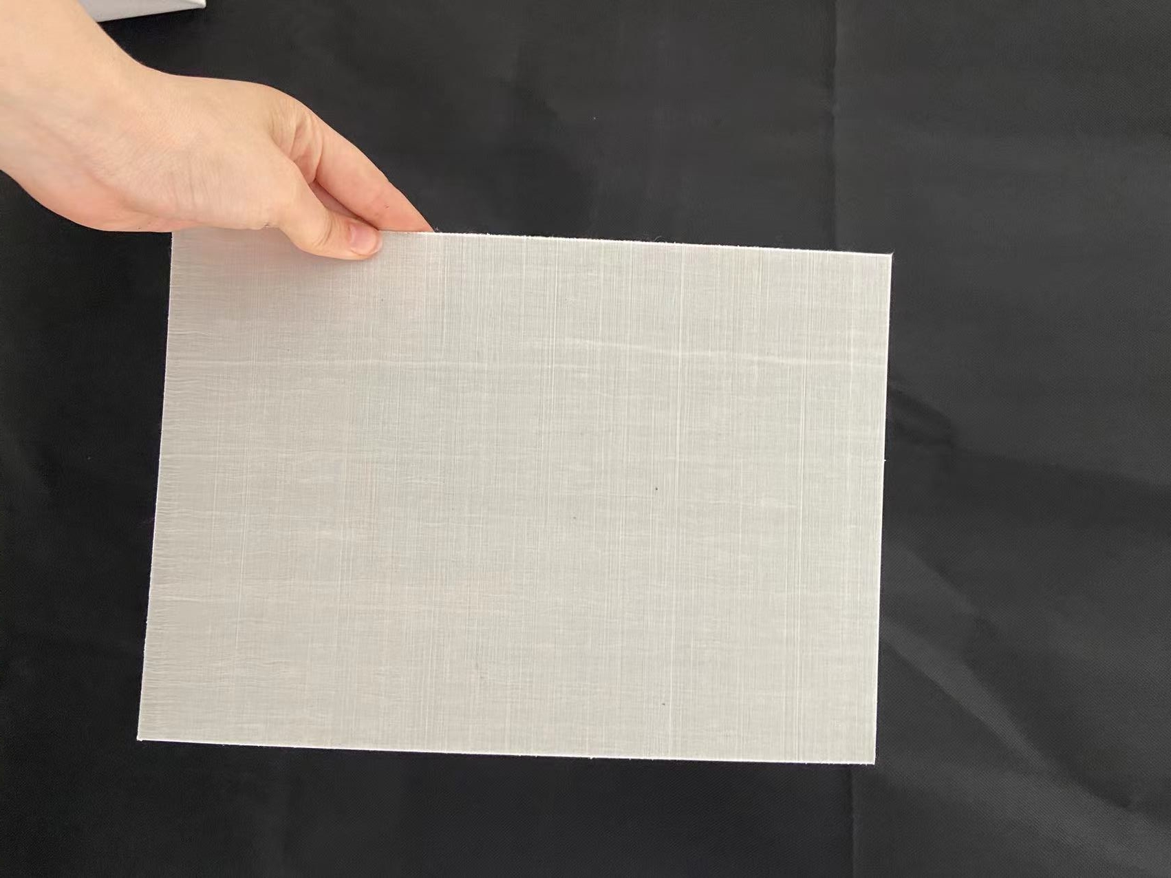 CFRT合片實(shí)心闆—可做汽(qì)車輕量化熱(re)塑性複合材(cai)料